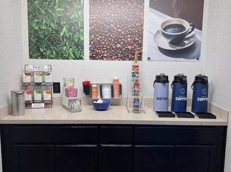 Hotel Clarion Pointe