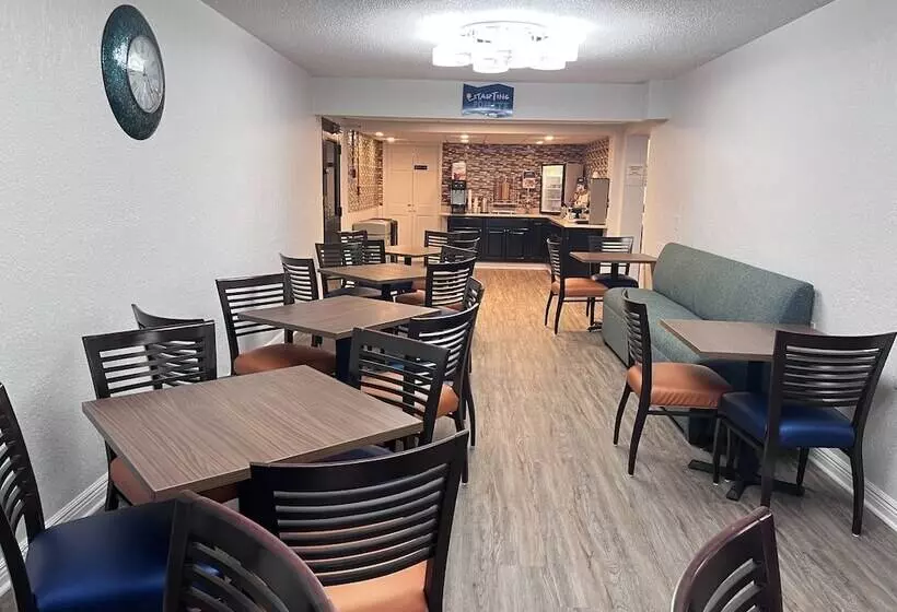 Hotel Clarion Pointe