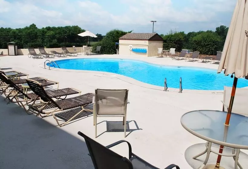 Hotel Clarion Pointe