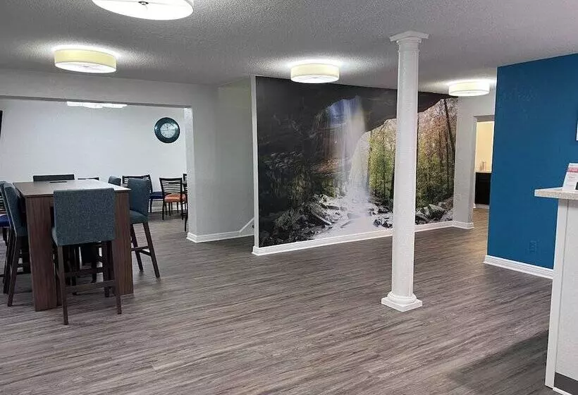 Hotel Clarion Pointe