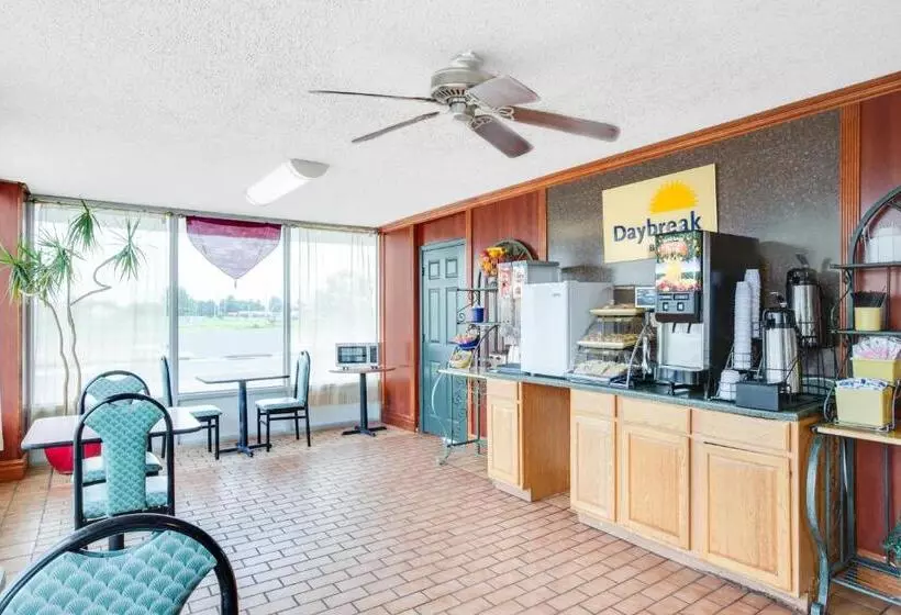 בית מלון כפרי Days Inn By Wyndham Newport