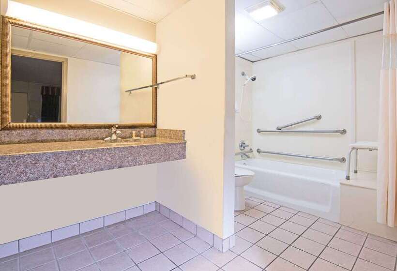 هتل Days Inn By Wyndham N.w. Medical Center