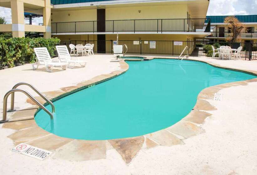 هتل Days Inn By Wyndham N.w. Medical Center