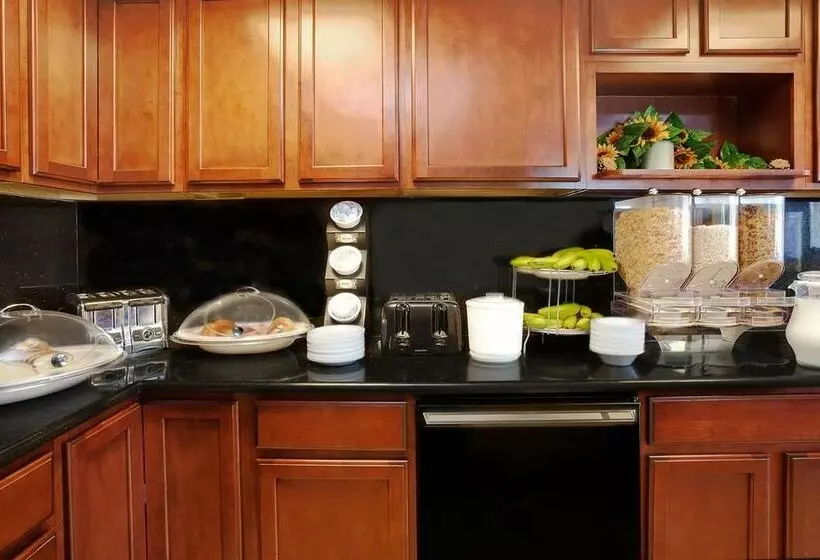 Hotel Days Inn By Wyndham Elk Grove Village O Hare Airport West