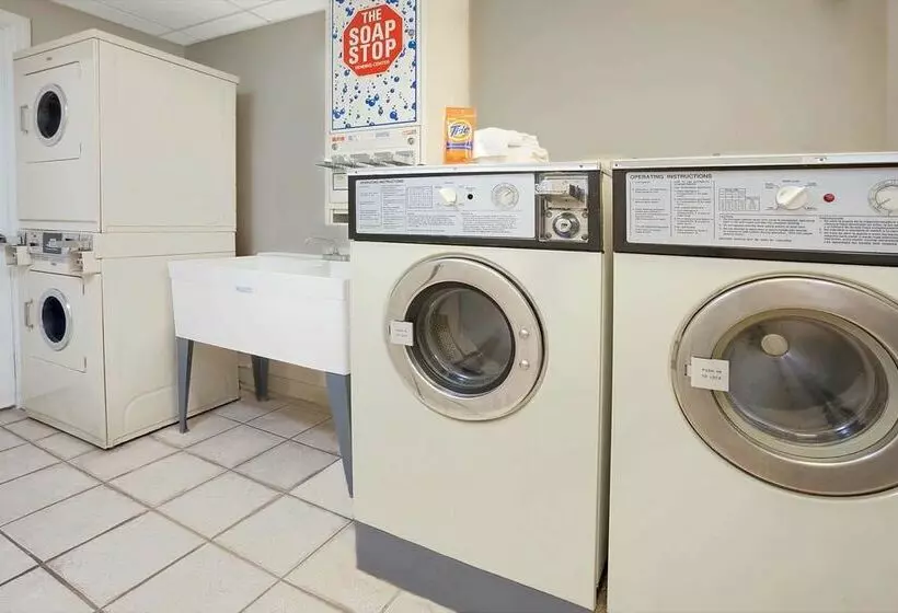 Hotel Days Inn By Wyndham Elk Grove Village O Hare Airport West