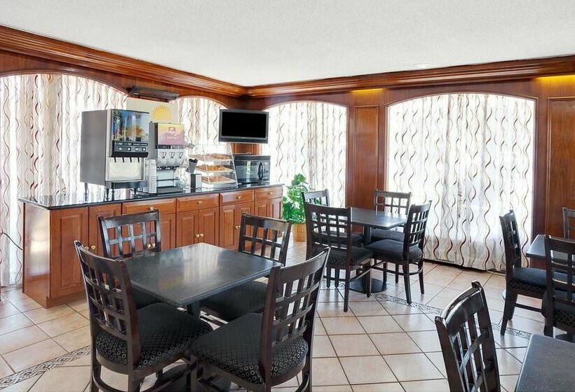 酒店 Days Inn By Wyndham Elk Grove Village O Hare Airport West