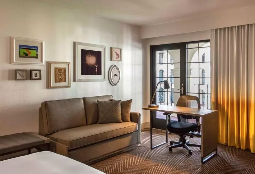 Hotel Doubletree By Hilton Austin