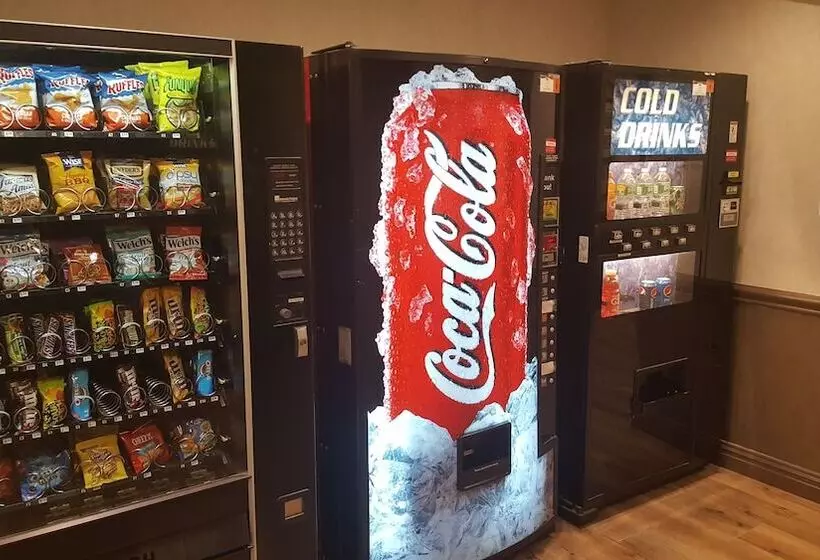 酒店 East Norwich Inn