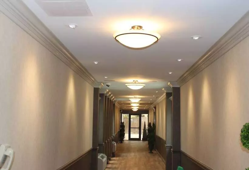 酒店 East Norwich Inn