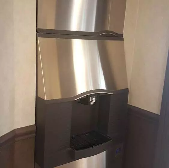 酒店 East Norwich Inn