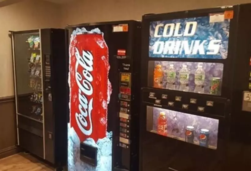 酒店 East Norwich Inn