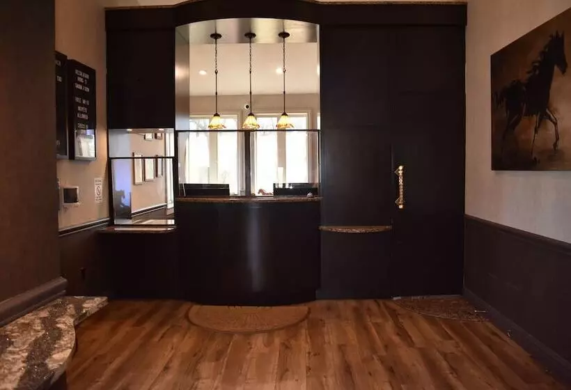 酒店 East Norwich Inn