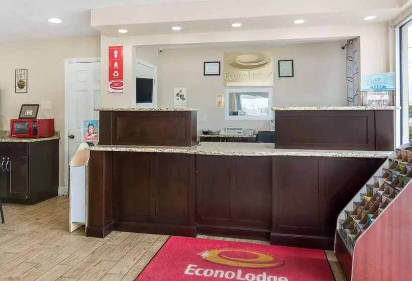هتل Econo Lodge Town Center
