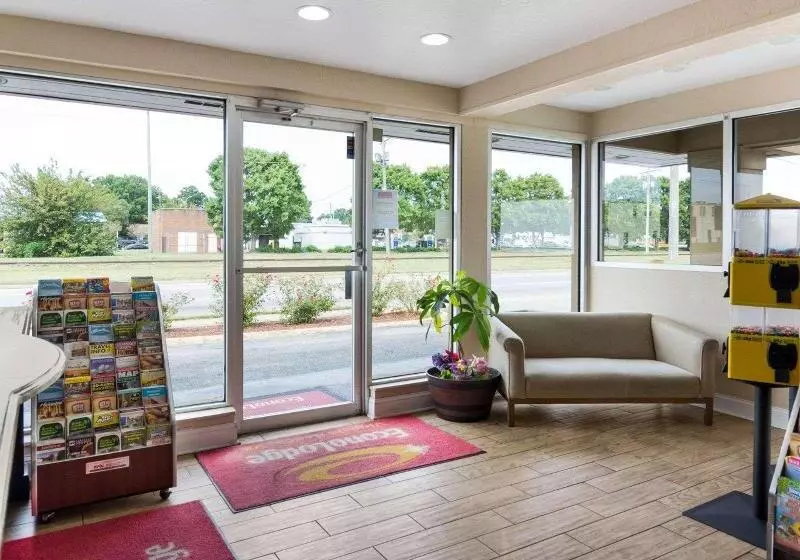 هتل Econo Lodge Town Center