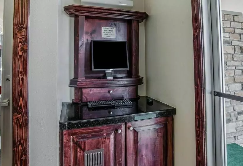 בית מלון כפרי Econo Lodge Downtown