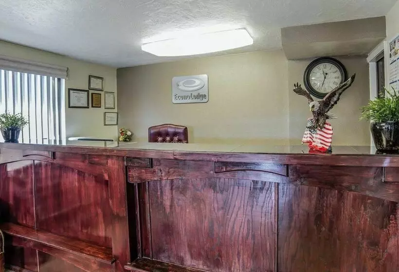 בית מלון כפרי Econo Lodge Downtown