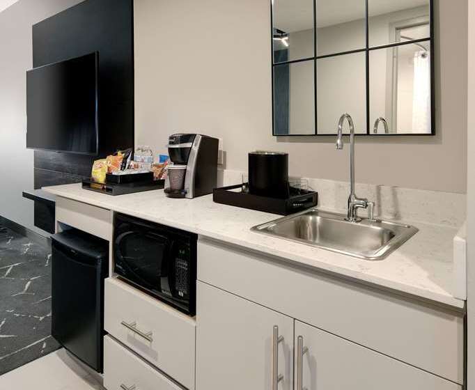 هتل Embassy Suites By Hilton Atlanta Perimeter Center