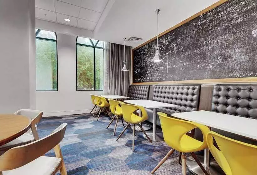 호텔 Embassy Suites By Hilton Raleigh Crabtree