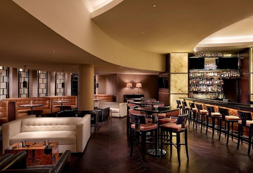 هتل Fontainebleau Miami Beach