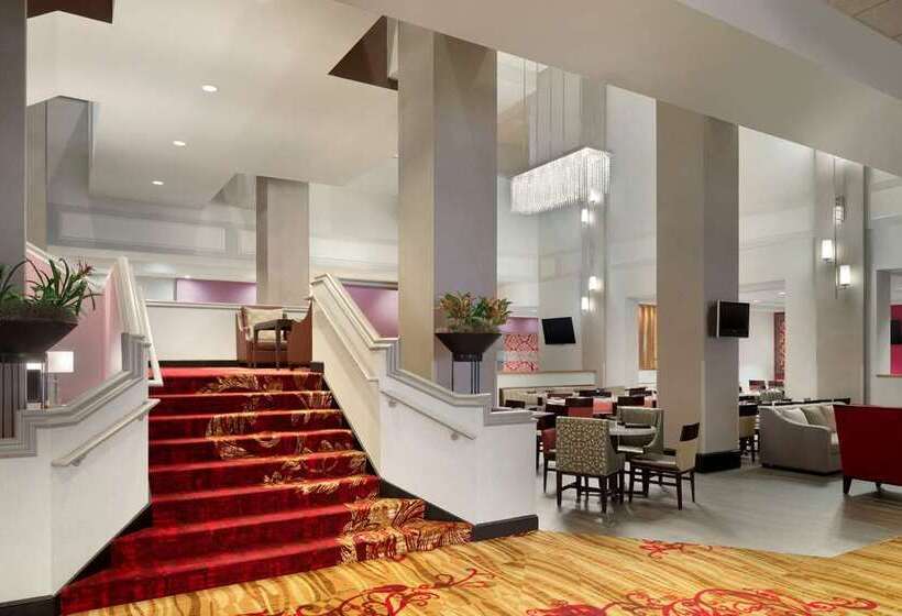 فندق Hilton Fort Wayne At The Grand Wayne Convention Center