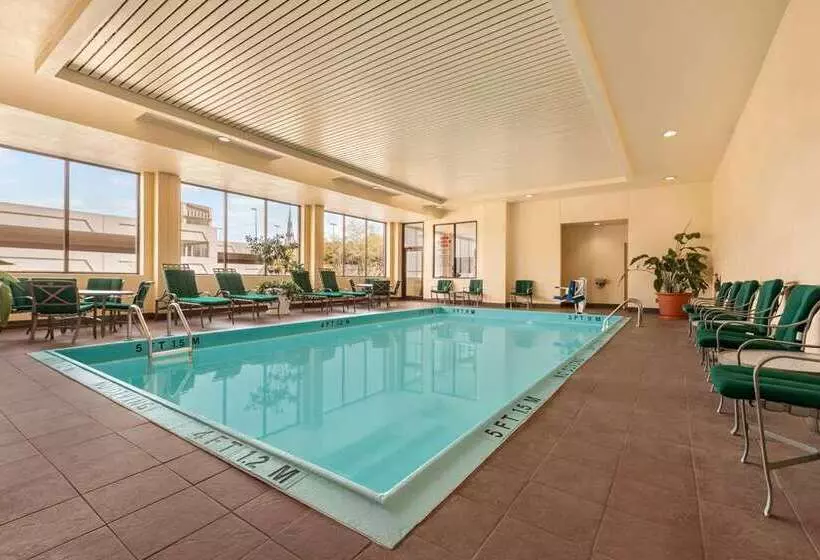 Hotel Hilton Fort Wayne At The Grand Wayne Convention Center