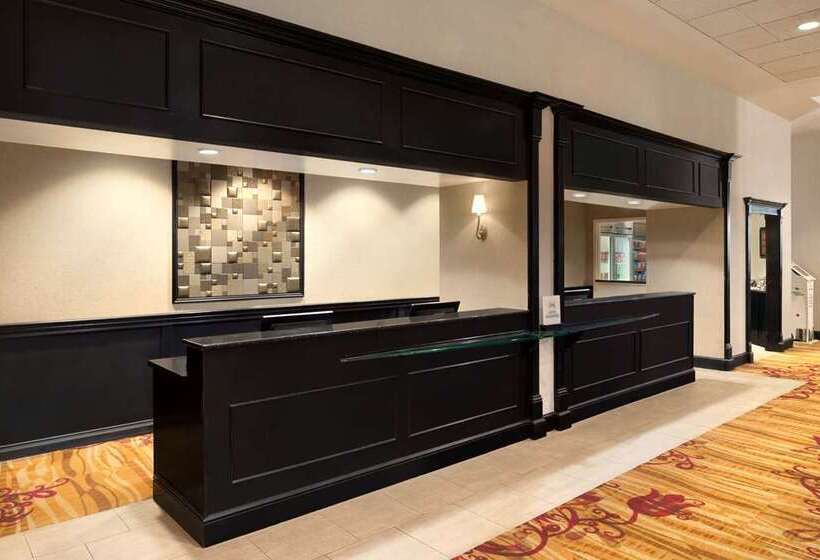 فندق Hilton Fort Wayne At The Grand Wayne Convention Center