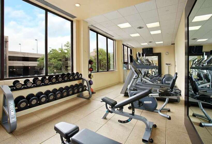 فندق Hilton Fort Wayne At The Grand Wayne Convention Center