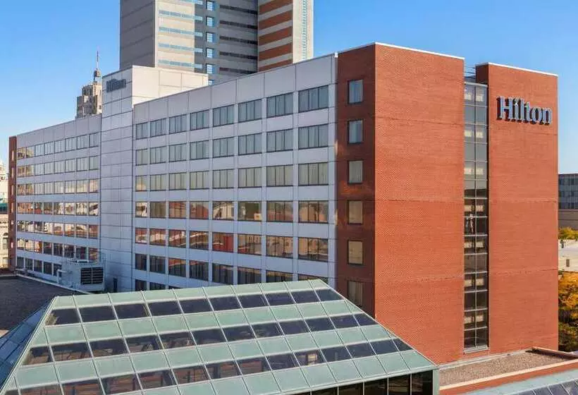 בית מלון כפרי Hilton Fort Wayne At The Grand Wayne Convention Center