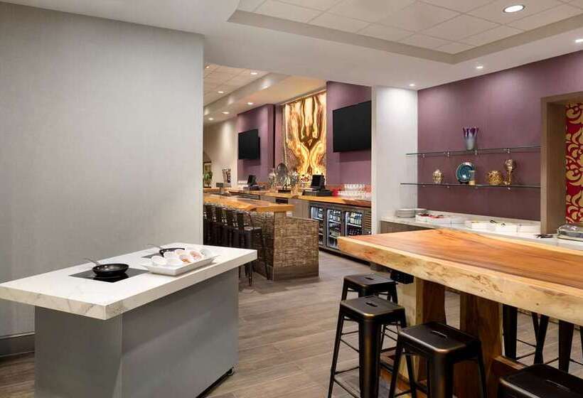 فندق Hilton Fort Wayne At The Grand Wayne Convention Center