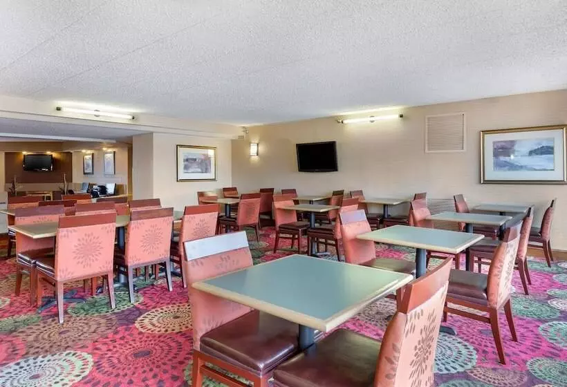 ホテル Holiday Inn Express Chicago Downers Grove, An Ihg