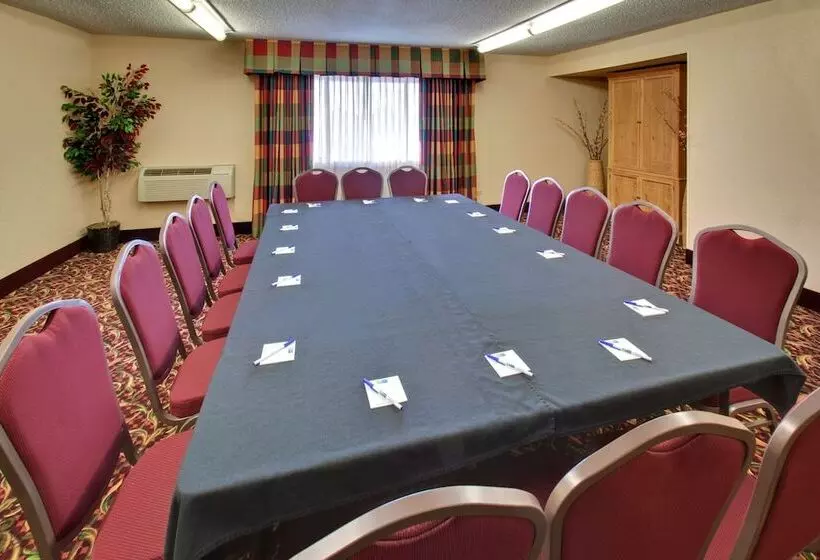 ホテル Holiday Inn Express Chicago Downers Grove, An Ihg