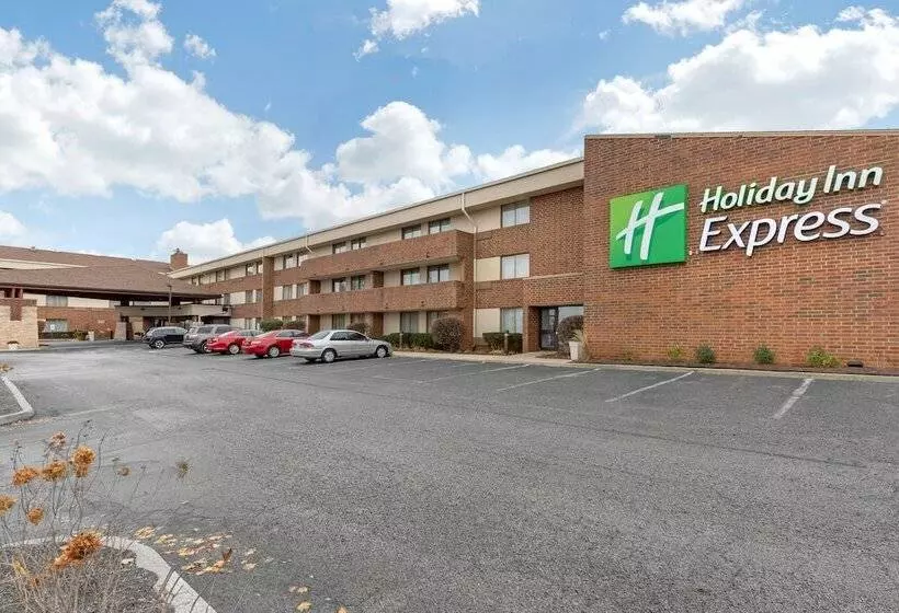 ホテル Holiday Inn Express Chicago Downers Grove, An Ihg