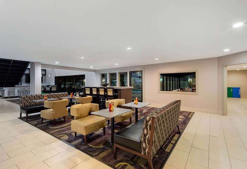 هتل La Quinta By Wyndham Oakland Hayward