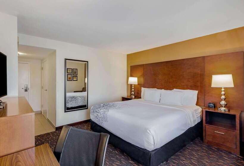 هتل La Quinta By Wyndham Oakland Hayward