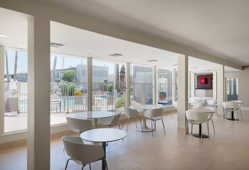 فندق Red Roof Inn Tucson Downtown  University