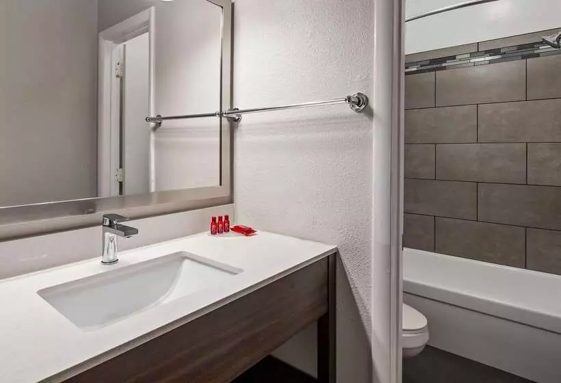 Surestay Hotel By Best Western Findlay