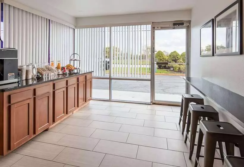 Surestay Hotel By Best Western Findlay