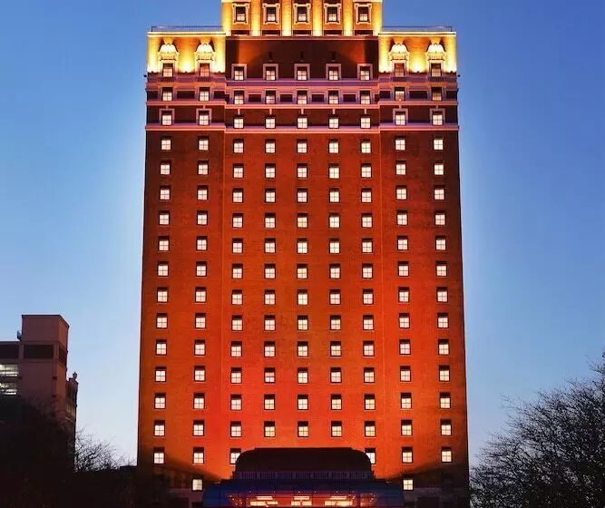 ホテル The Claridge