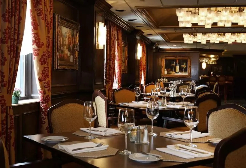 ホテル The Claridge