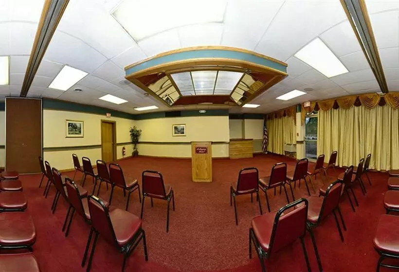 Americas Best Value Inn & Suites Arlington Hotel