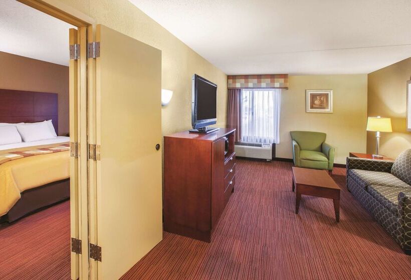 فندق Majestica Inn And Suites