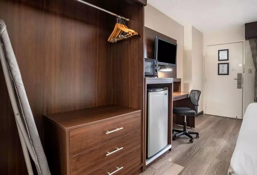 هتل Best Western Salisbury Plaza