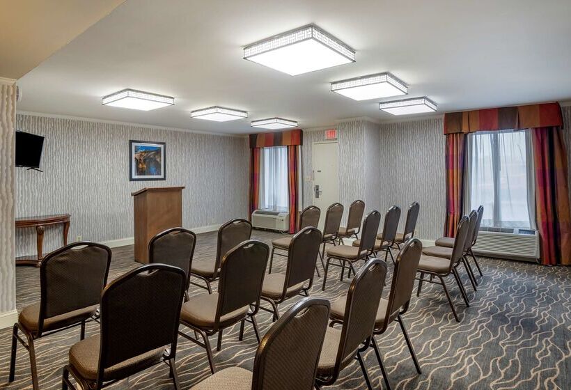 בית מלון כפרי Best Western Salisbury Plaza