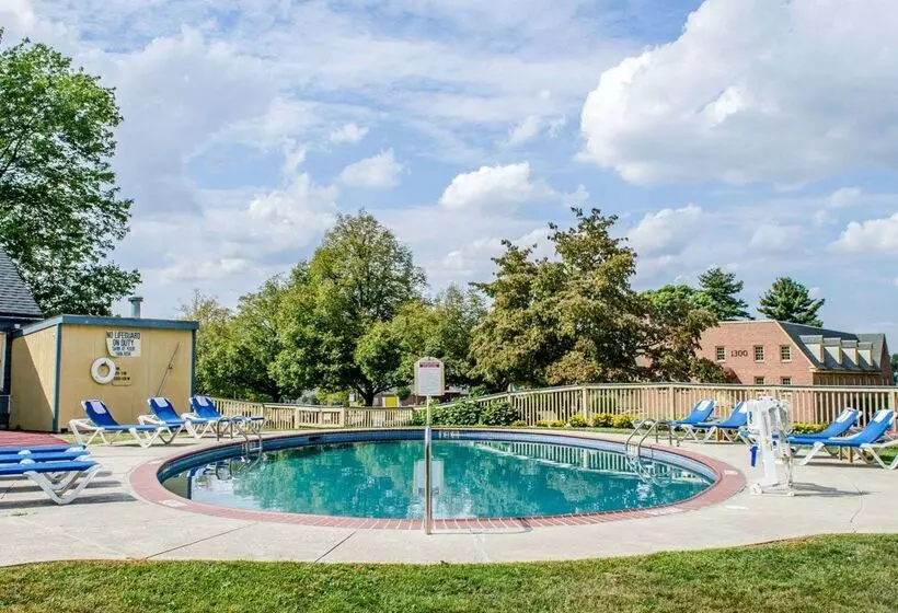 Отель Clarion Inn Strasburg  Lancaster