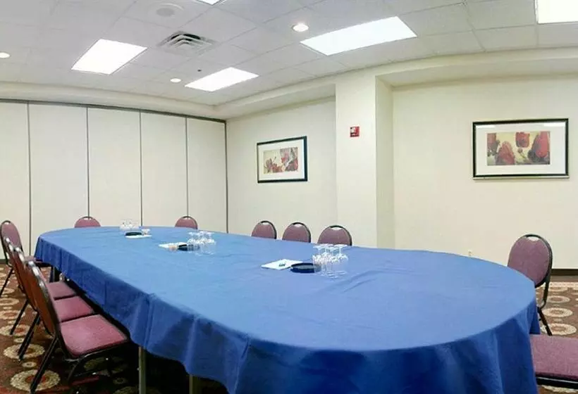 בית מלון כפרי Wyndham Philadelphiabucks County