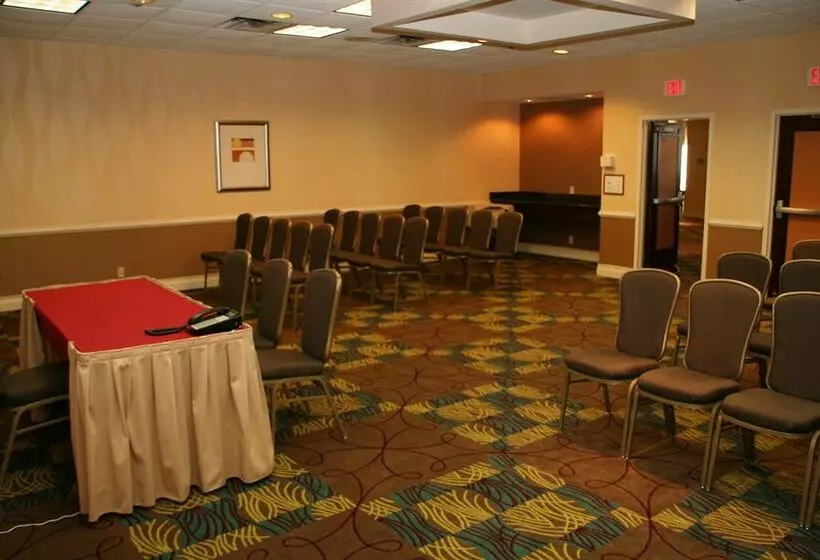 בית מלון כפרי Wyndham Philadelphiabucks County