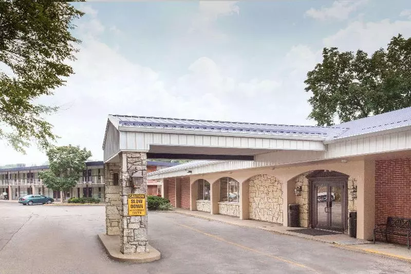 Szálloda Days Inn By Wyndham Dubuque