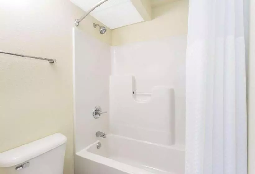 Szálloda Days Inn By Wyndham Dubuque