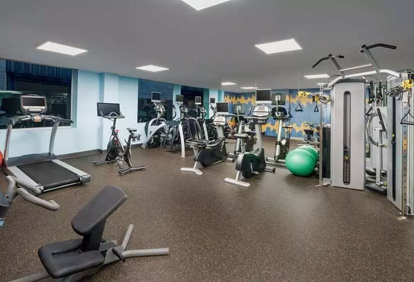 هتل Doubletree By Hilton New York Midtown Fifth Ave