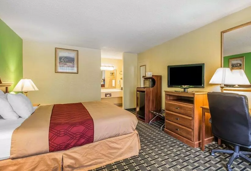 Отель Econo Lodge